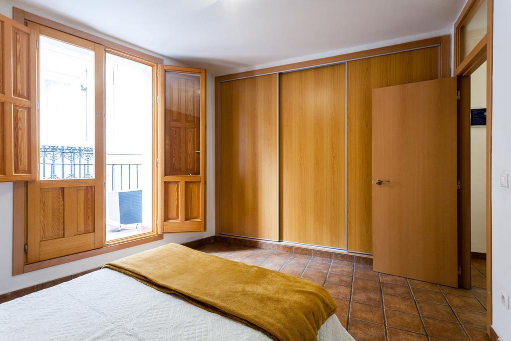 Like Apartments Lonja Валенсия Екстериор снимка