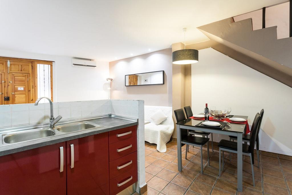 Like Apartments Lonja Валенсия Екстериор снимка