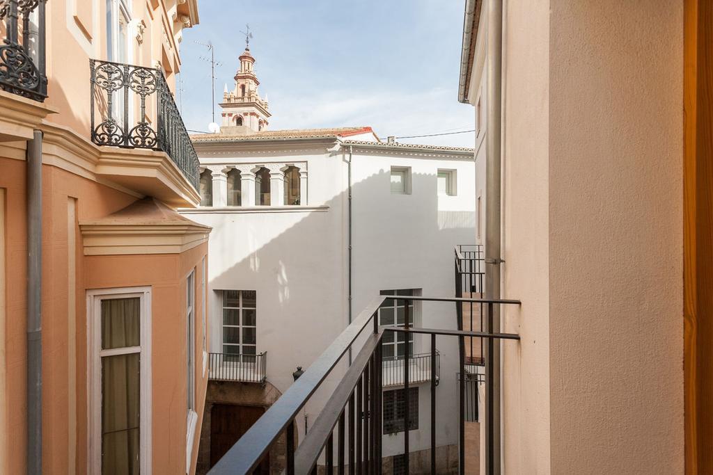 Like Apartments Lonja Валенсия Екстериор снимка