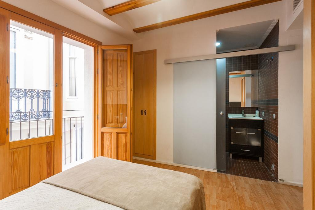 Like Apartments Lonja Валенсия Екстериор снимка