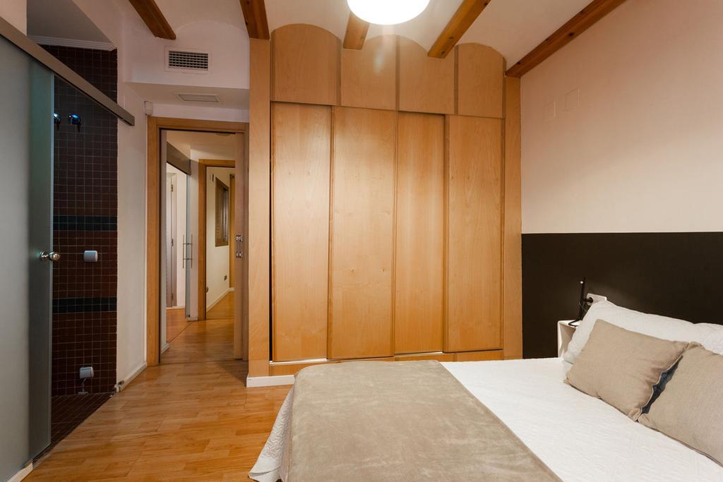 Like Apartments Lonja Валенсия Екстериор снимка