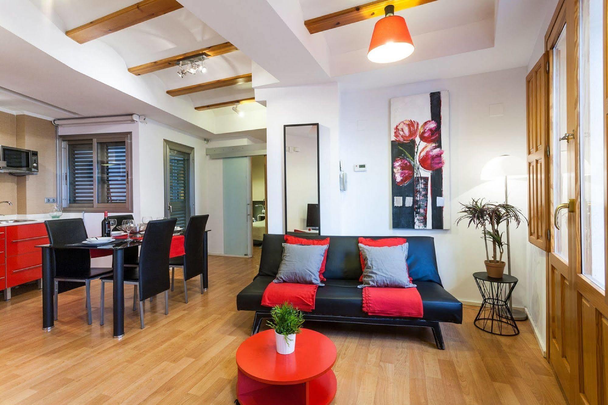 Like Apartments Lonja Валенсия Екстериор снимка