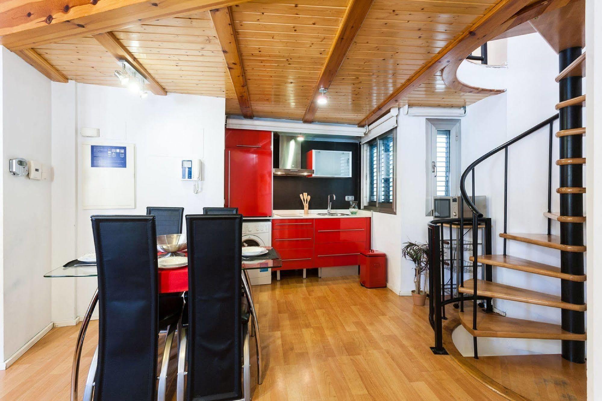 Like Apartments Lonja Валенсия Екстериор снимка