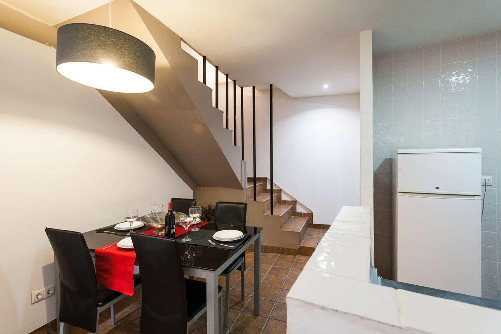 Like Apartments Lonja Валенсия Екстериор снимка