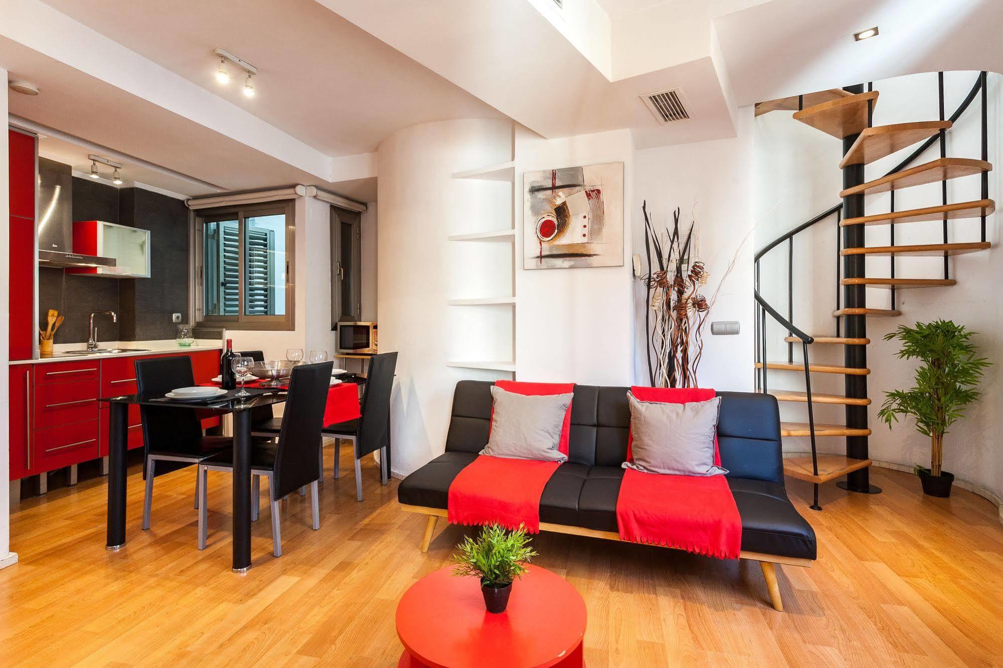 Like Apartments Lonja Валенсия Екстериор снимка