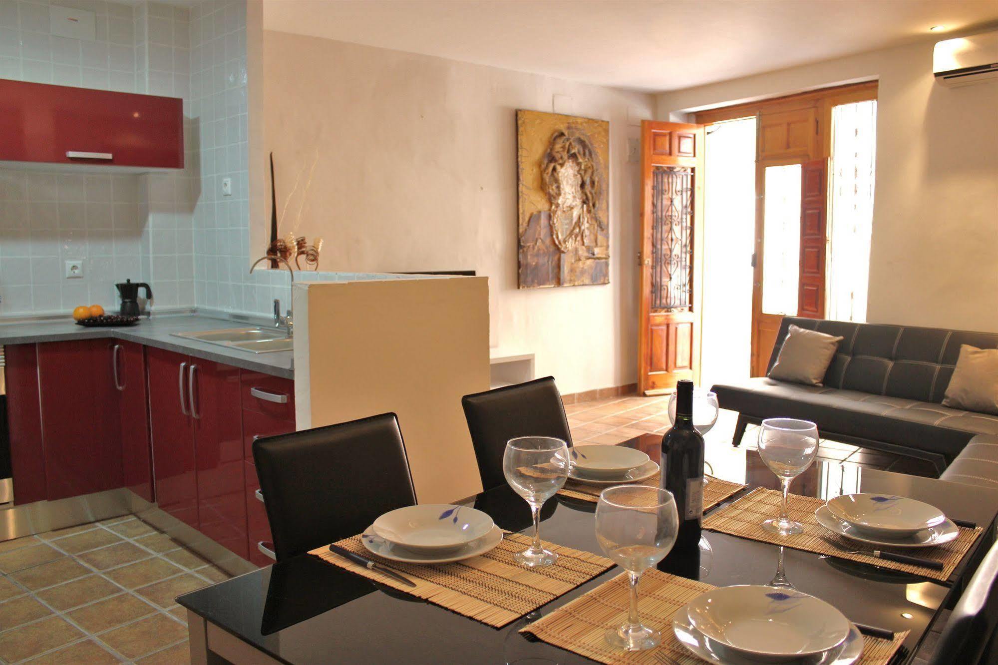 Like Apartments Lonja Валенсия Екстериор снимка